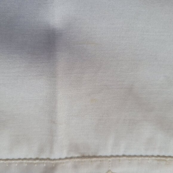 Embroidered Winter Scene Table Runner 39" x 14" Cotton Fabric With Scalloped Edg - Picture 6 of 7